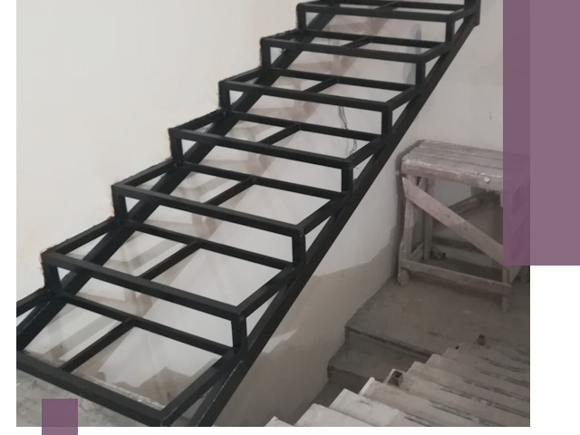 Демонтаж лестниц на металлокаркасе в Боровичах: быстрый вывоз и разбор