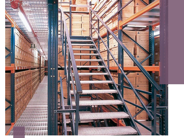 Лестницы складские прочные и безопасные под ключ в Боровичах