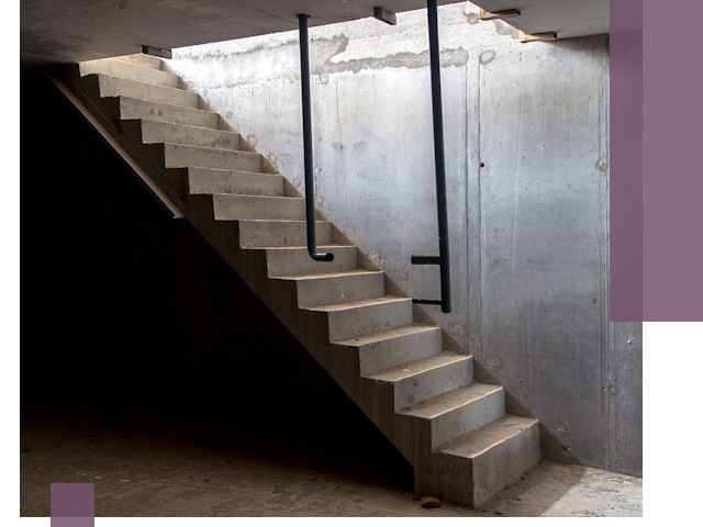 Изготовление и монтаж лестниц в подвале в Боровичах