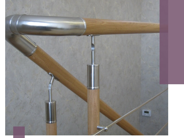 Комбинированные перила на заказ в Боровичах — монтаж и производство