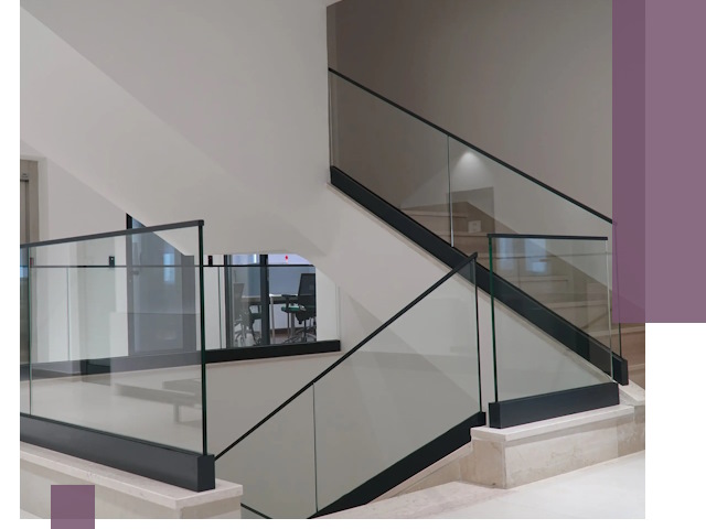 Стеклянные перила премиум-класса с установкой в Боровичах