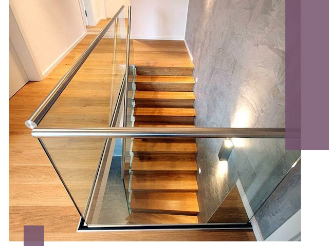 Перила для лестницы в доме — изготовление и монтаж в Боровичах