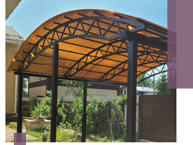 Изготовление навесов под ключ в Боровичах из качественных материалов