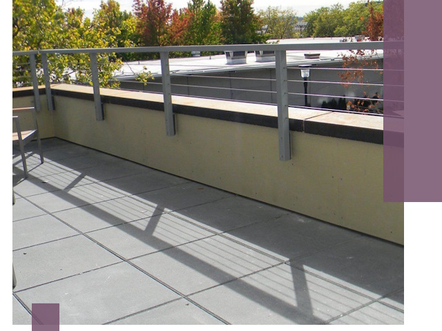 Металлические парапеты под ключ в Боровичах: монтаж и изготовление