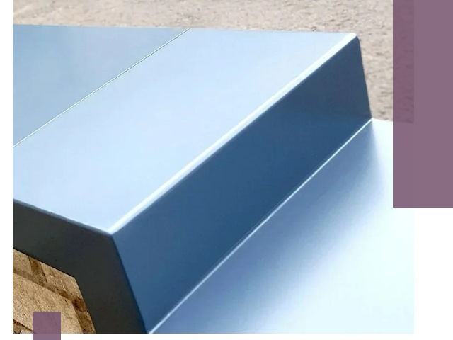 Крышки на парапет в Боровичах: изготовление и монтаж под ключ